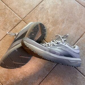 Women’s Brooks Revel 7 size 8.5